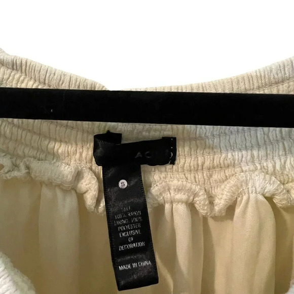 Aqua Off White Blouse Size Small Tassels Boho Neutral Seersucker Neckline Top - Picture 7 of 7